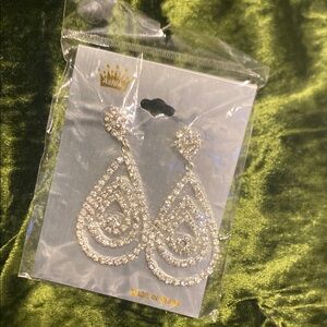 Ashley By 26 International's Sparkling Silver Teardrop Earrings